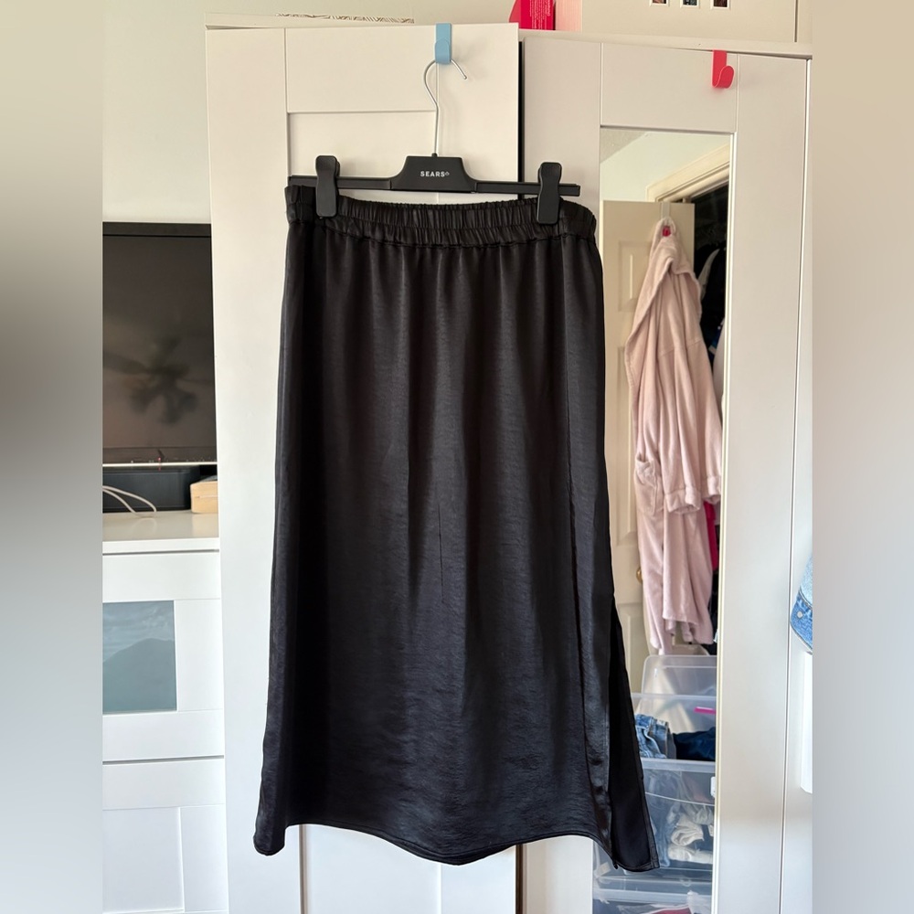 Gap Satin Black Skirt